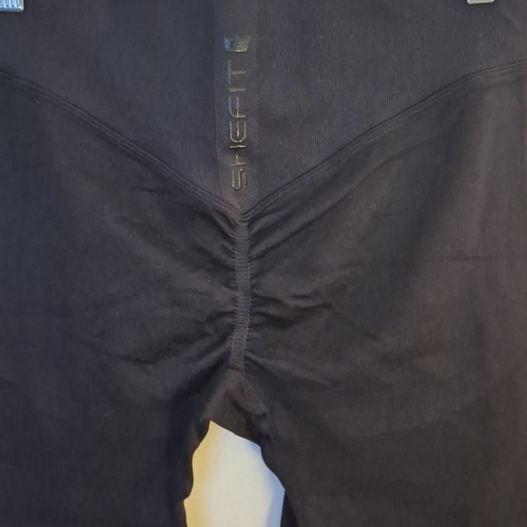 SHEFIT Seamless Leggings Black V-Waist Squat Proof 4 Way Stretch Size Large - Picture 5 of 6